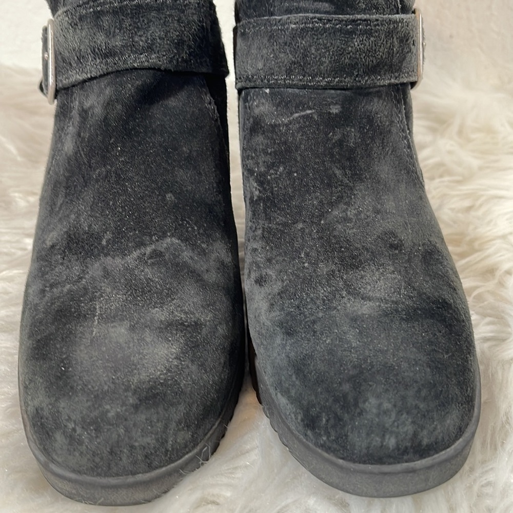 Ugg Australia Women's Black Suede Gisselle 5593 Wedge Heel Ankle Boots Size 8 - Picture 3 of 13